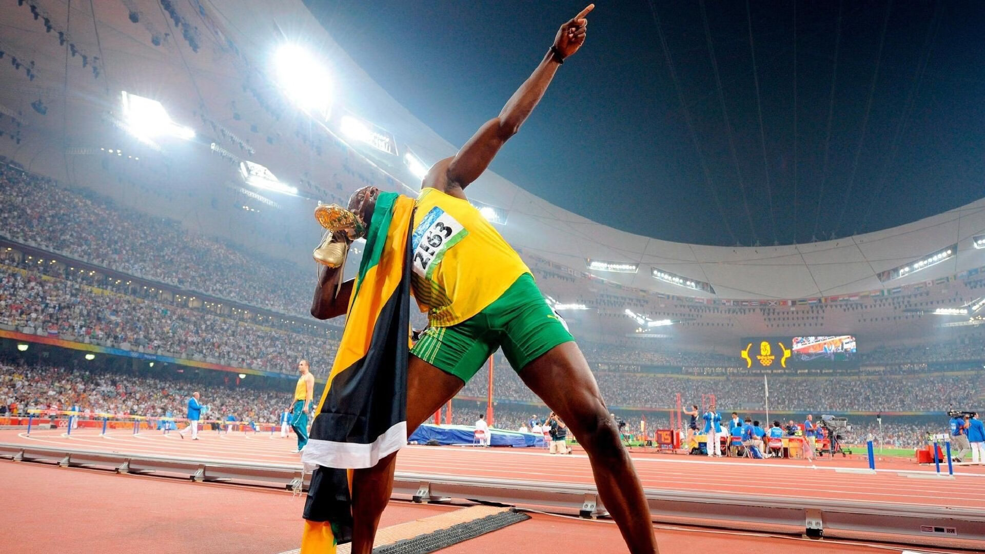 跨行业合作推动足球运动员健康管理体系不断完善，足球运动员跨界